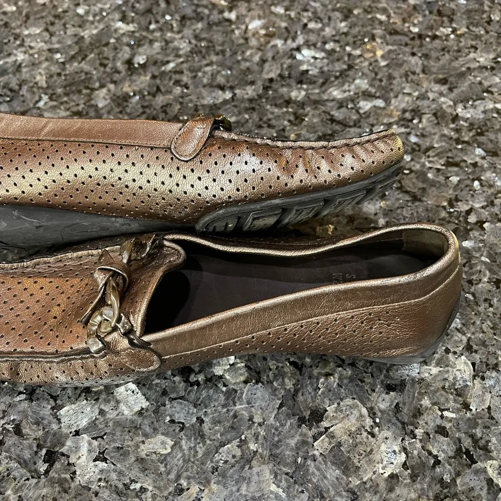 Stuart Weitzman Perforated Pewter/Bronze Leather Loafers/Flats Size 7